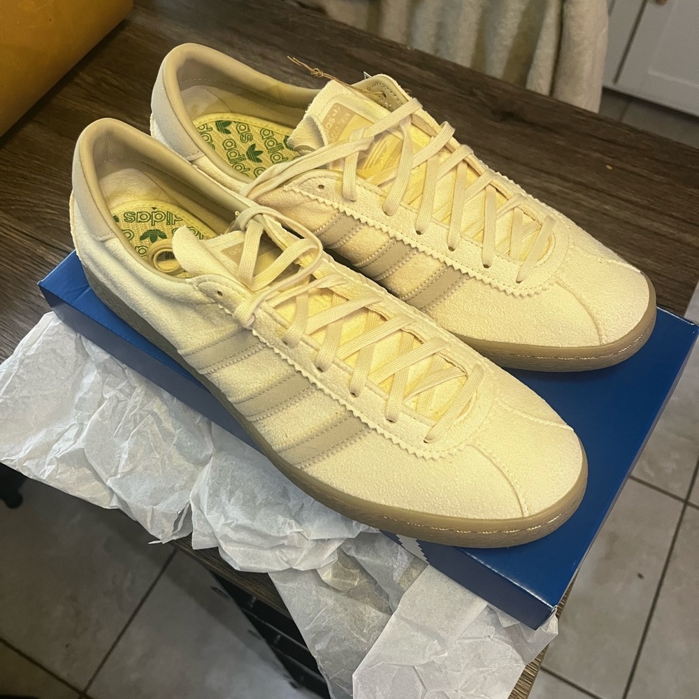 Adidas Men's tobacco gruen sneaker shoes NWT